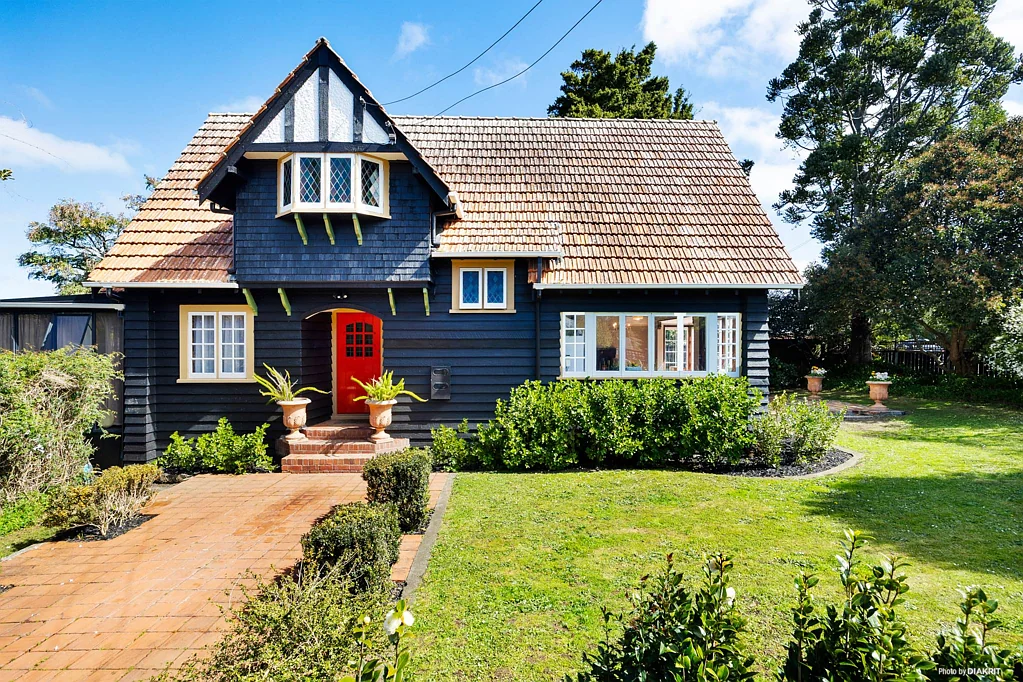 Mangere East 5બેડરૂમ Arts and Crafts Home and Income