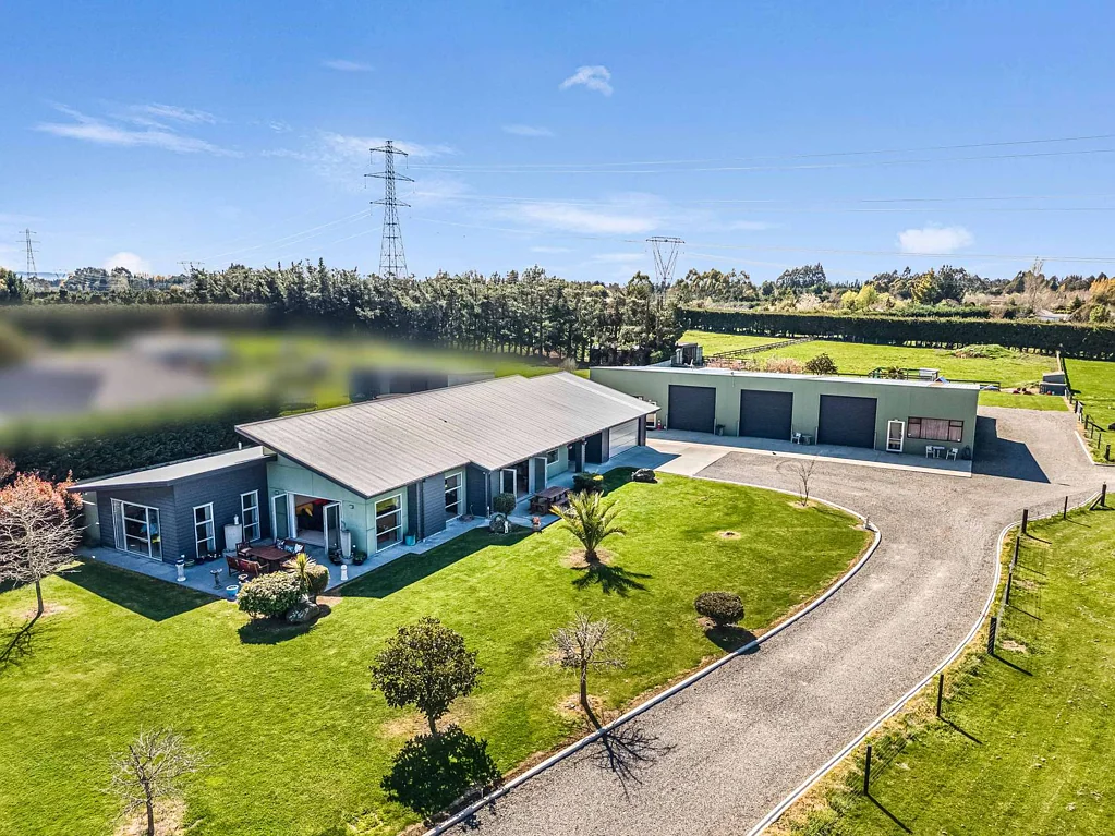 Swannanoa 4Kwarto Dream Big – 283sqm Home + Epic Workshop