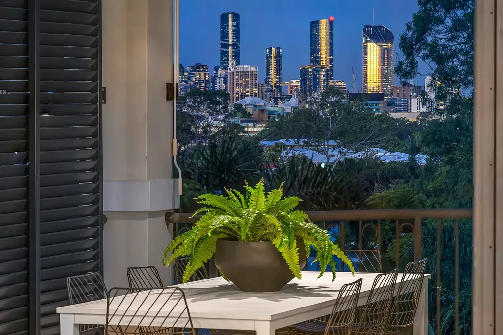 Toowong 4 Bedroom Carshalton - Rare 974m² Elevated Opportunity with Panoramic City Views