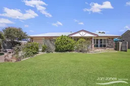 78 Tranquility Dr, Rothwell