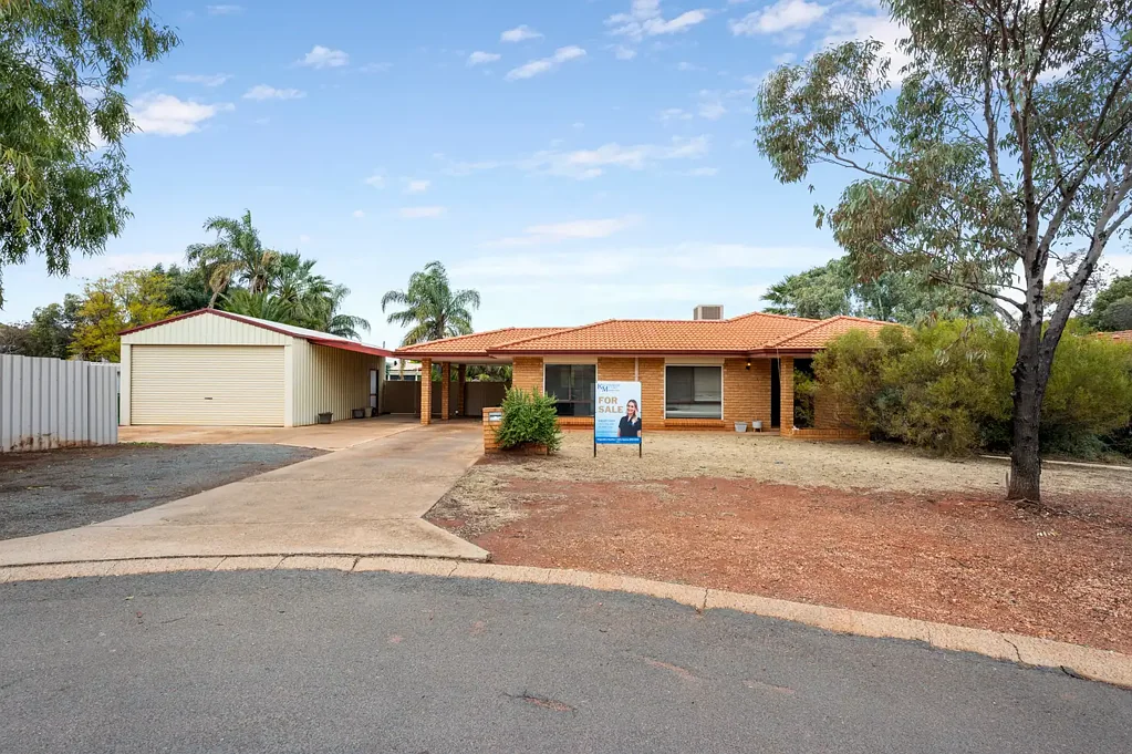 Hannans 4 Bedroom NOW UNDER OFFER - Welcome to 8 Allsop Close, Hannans-Your Cozy Retreat in Kalgoorlie's Heart