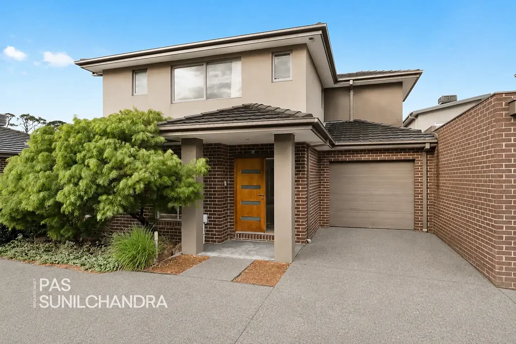 Comfortable Family Living in a Convenient Hampton Park Location