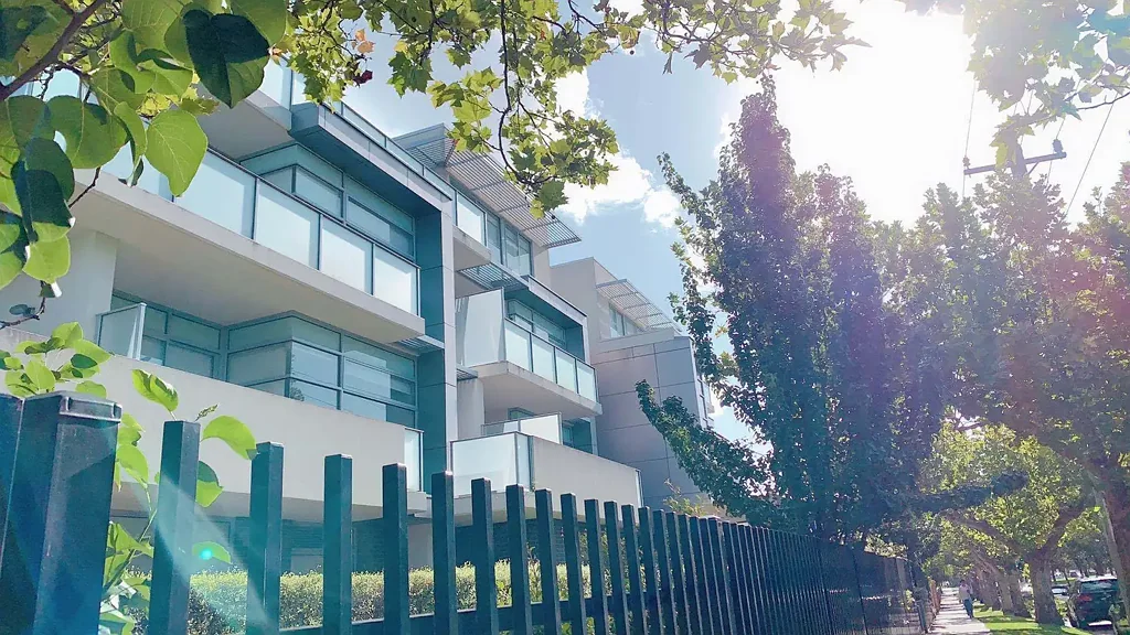 （Gas included） Two bedroom apartment in the heart of Box Hill