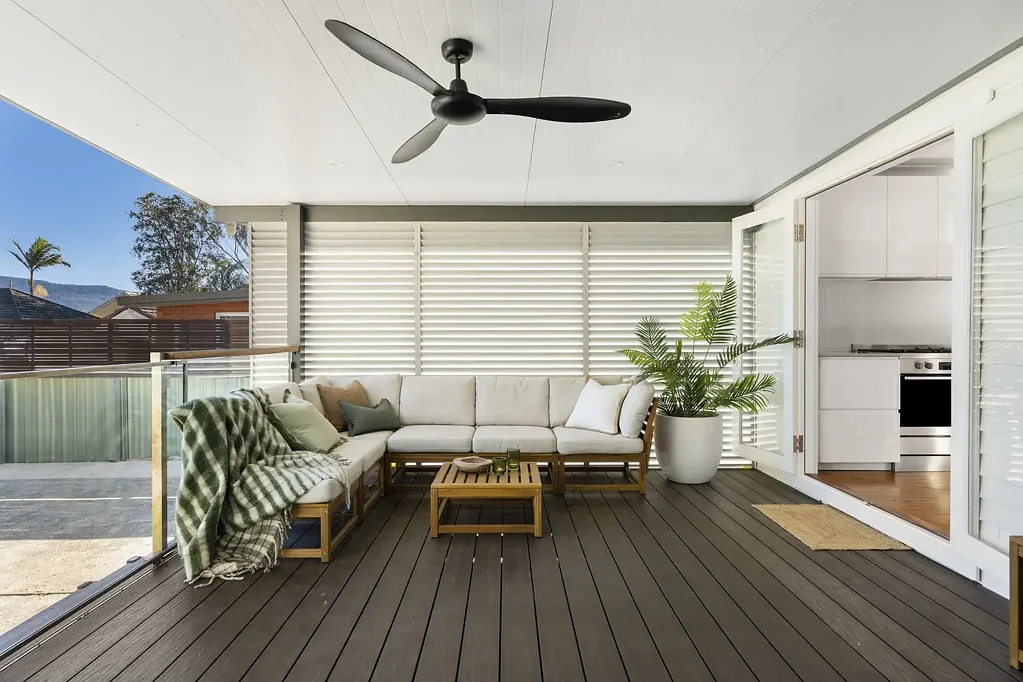Dapto 3chambre Stylish escarpment-view family home with R3 zoning