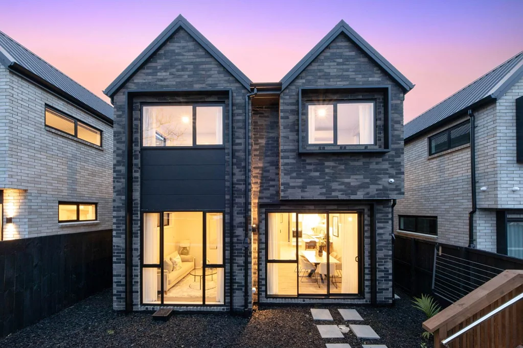 Farm Cove 3房 Modern Luxury Meets Comfort in Prime Farm Cove