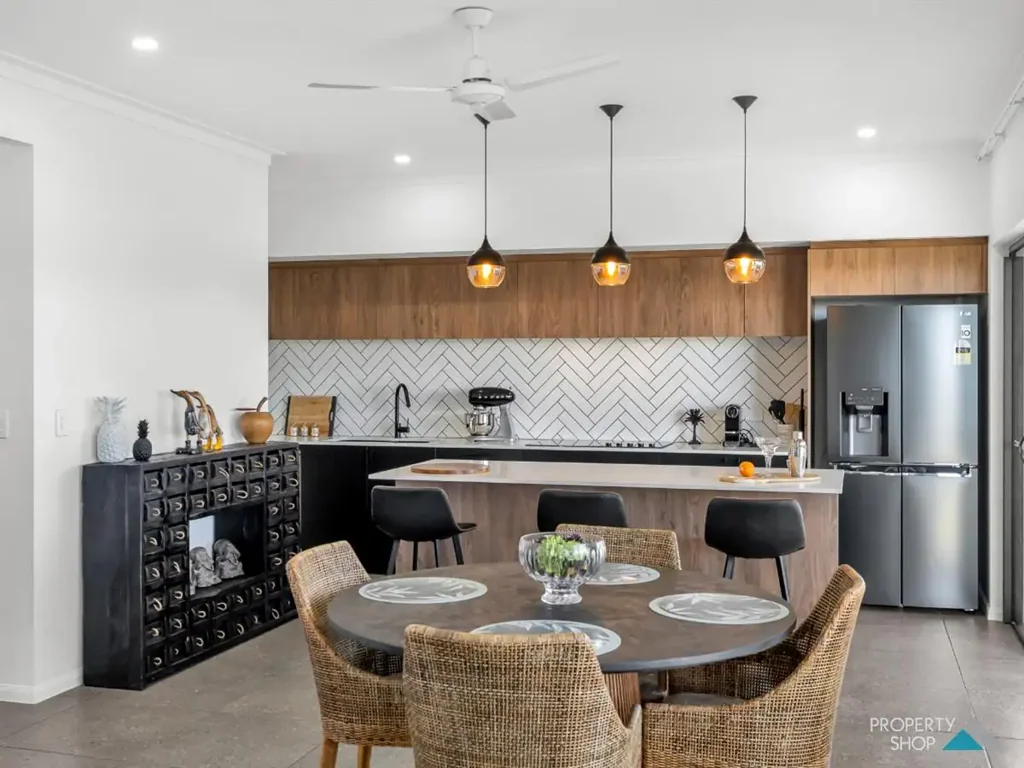 28 Rockingham Pde, Smithfield, QLD 4878