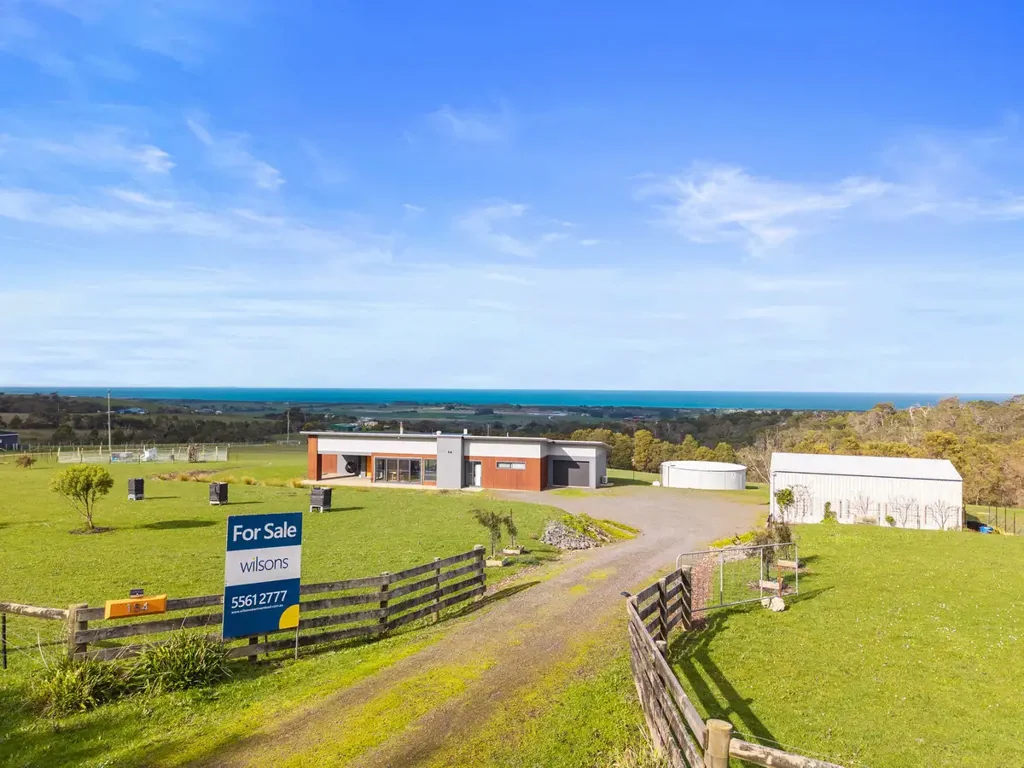 Narrawong 3 Bedroom STUNNING HOME, STUNNING OCEAN VIEWS