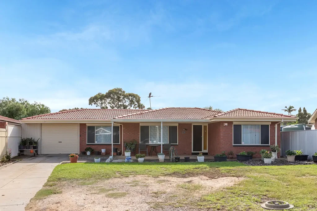 Paralowie 4침실 FANTASTIC OPPORTUNITY 2 HOMES SET ON 744m² ALLOTMENT