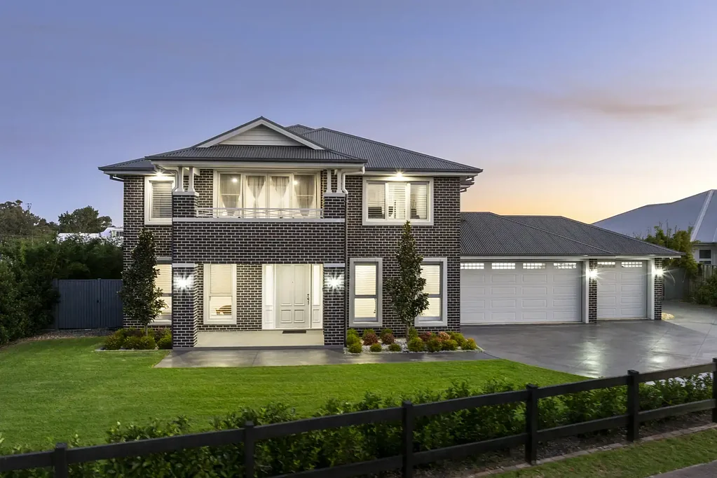 Pitt Town 5房  Exceptional Family Residence with Pool