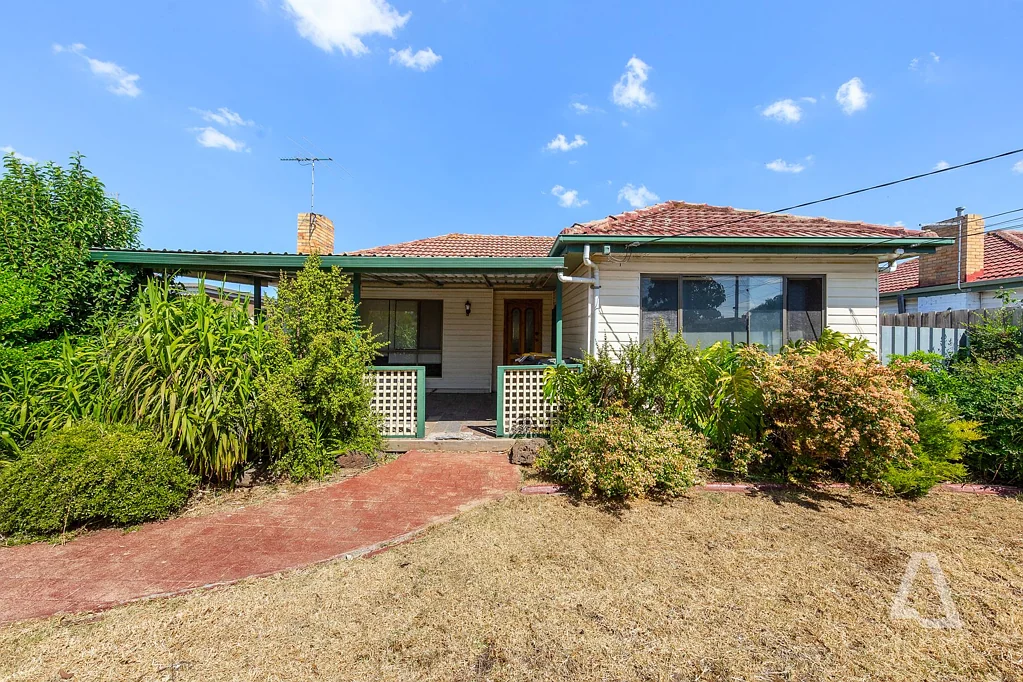 Deer Park 4 Bedroom Great Development Opportunity!!!