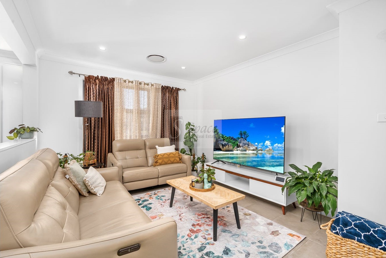 1 BEAUMONT TCE, ORAN PARK NSW 2570, 0 chambres, 0 salles de bain, House