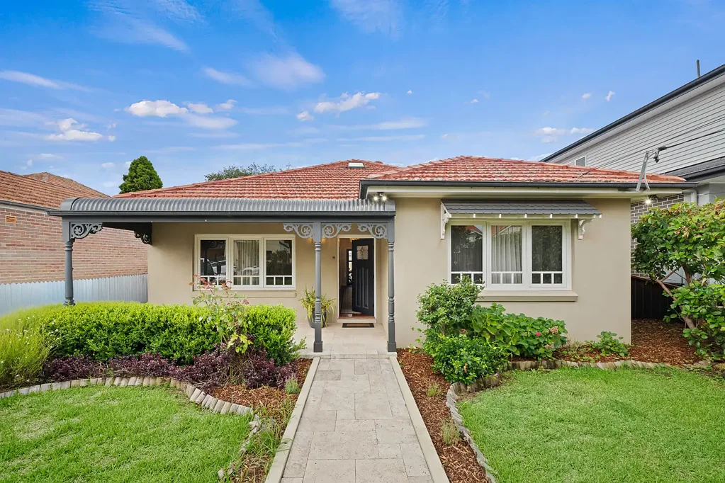 Classic Californian Bungalow, Stylishly Renovated