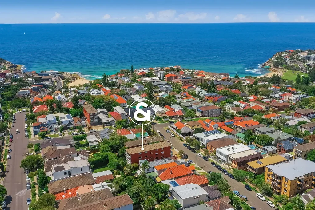 Bronte 12房 海滨瑰宝物业 490平米平地 六套带车库公寓 无共用墙 俯瞰海洋景观 步行即达海滩 咖啡馆文化环绕 Prized Beachside Real Estate, Strata Block of 6, With Views & Garages