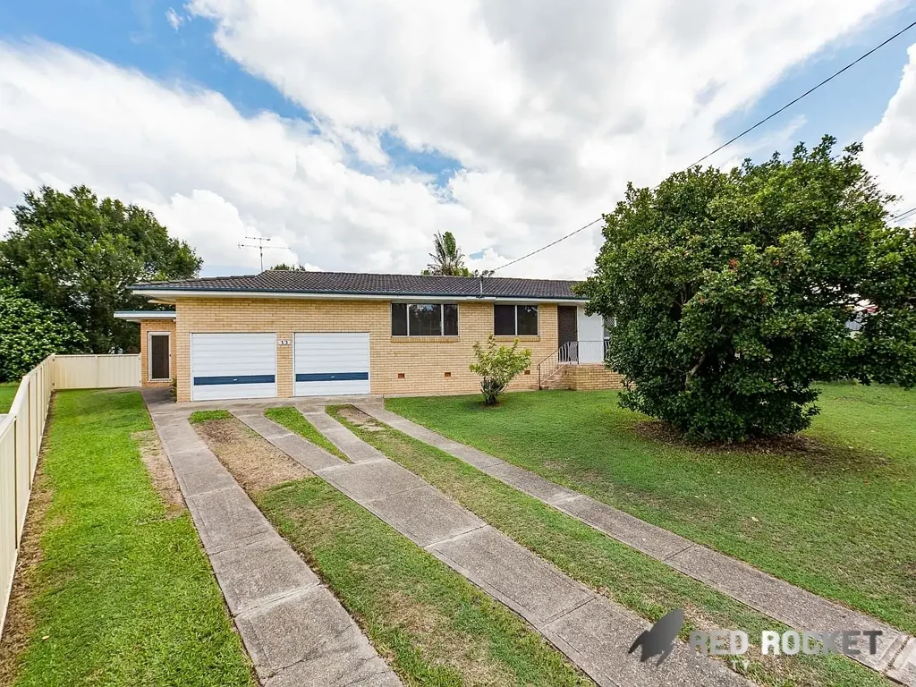 Underwood 4 Bedroom Family home with bonus rumpus room on 1,085sqm Medium-Rise Zoned Block!