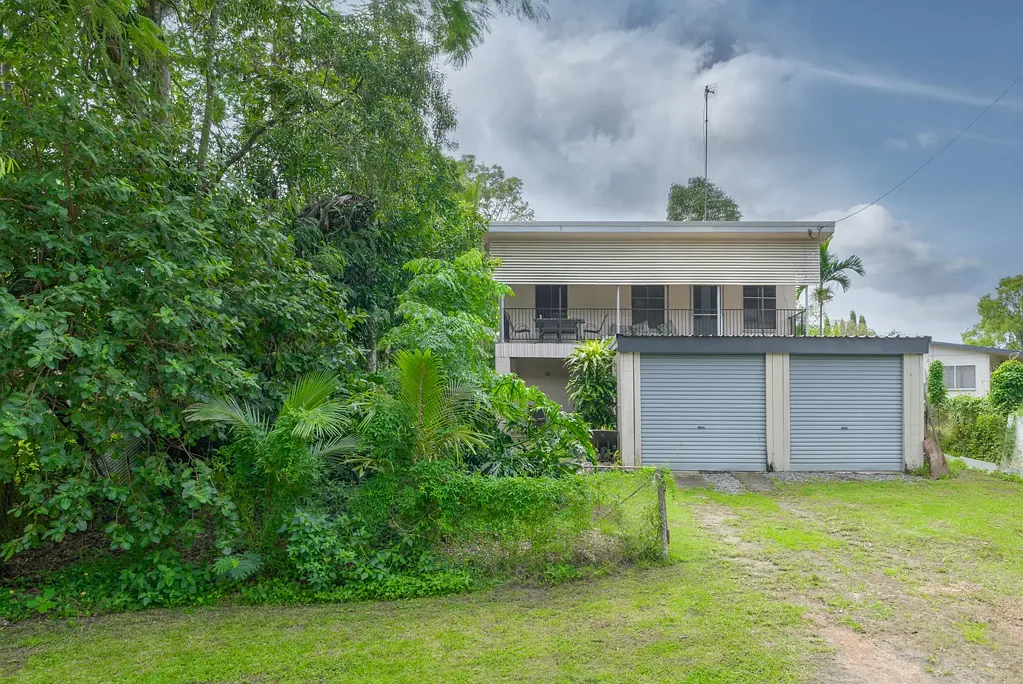 Holloways Beach 4Kwarto Entry-Level Beachside Buying - Solid Home with Room to Improve