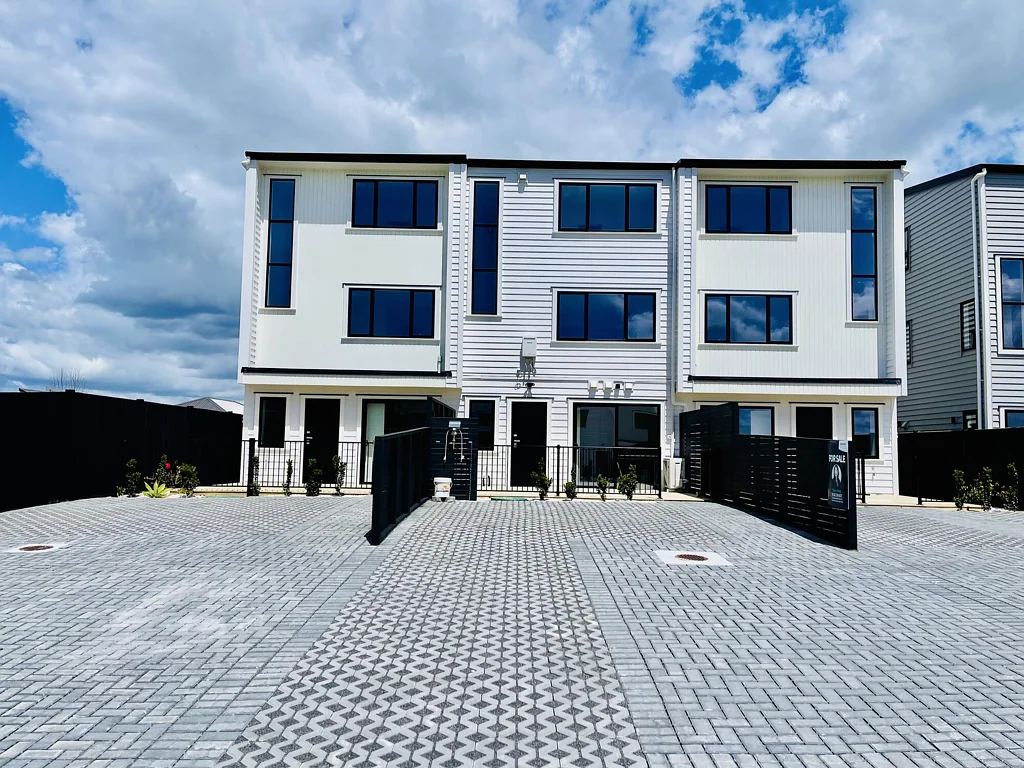 Drury 3房  Affordable Brand-New Home with Granny Flat- Must Sell!