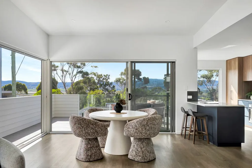 Riverside 3 Bedroom Brand new & low-maintenance haven with sweeping valley, golf course & mountain views