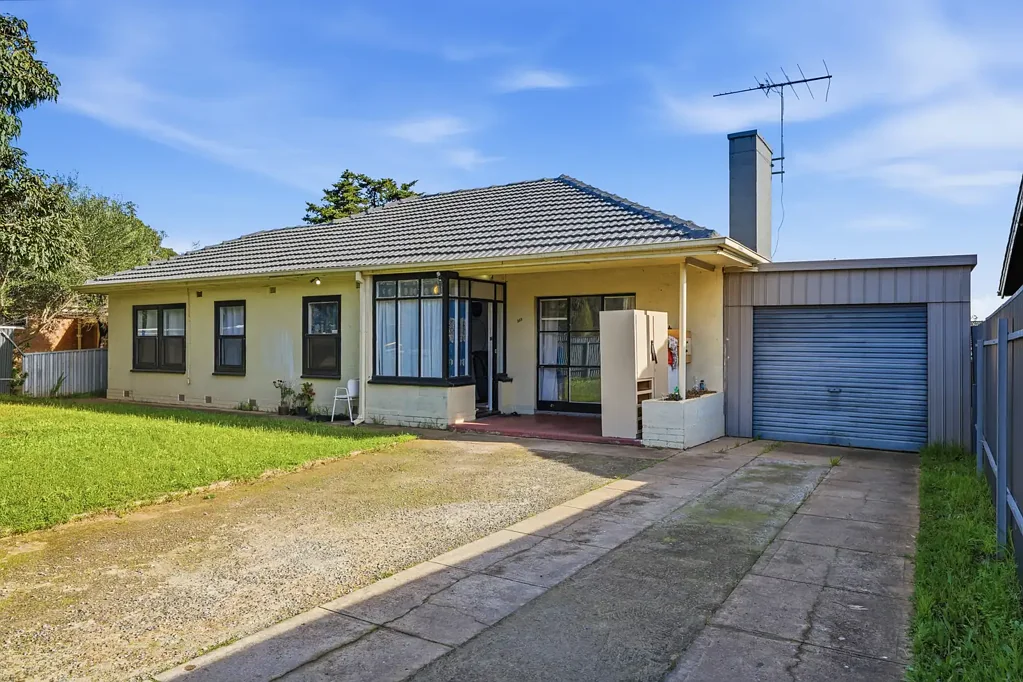 Elizabeth Grove 3 Slaapkamer Large Allotment, Convenient Location, Endless Possibilities