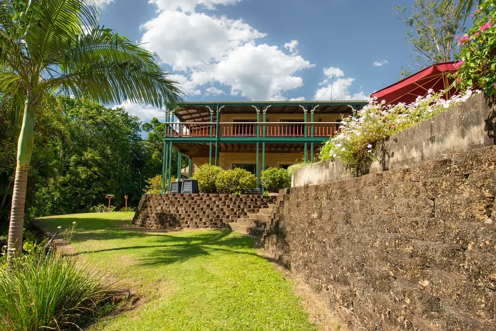 Landsborough 5 Slaapkamer Magnificent Acreage Parcel with Queenslander