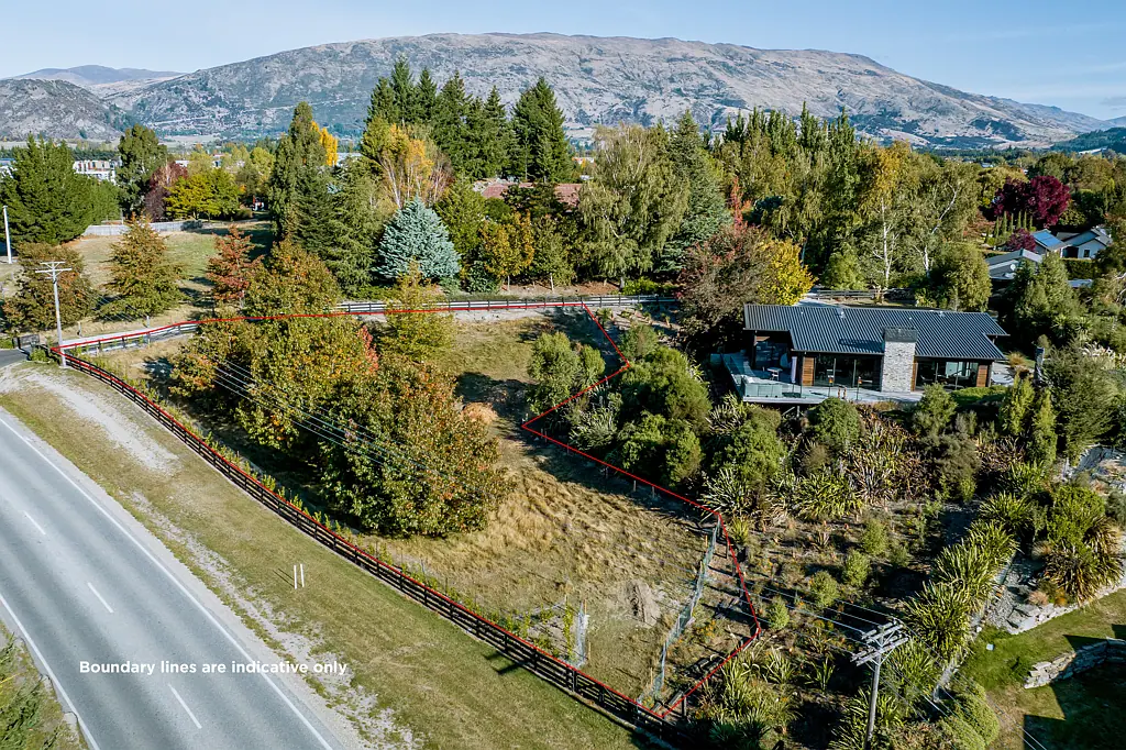 Wanaka Close to the green