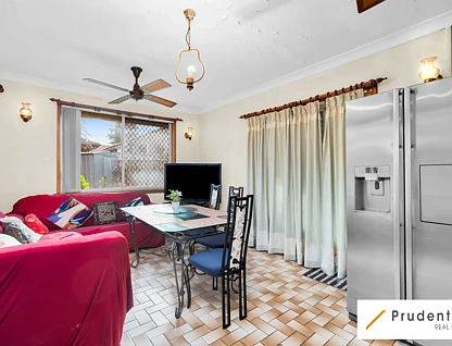 10 Wattle Avenue, Macquarie Fields, NSW 2564, 4 રૂમ, 2 બાથરૂમ, House