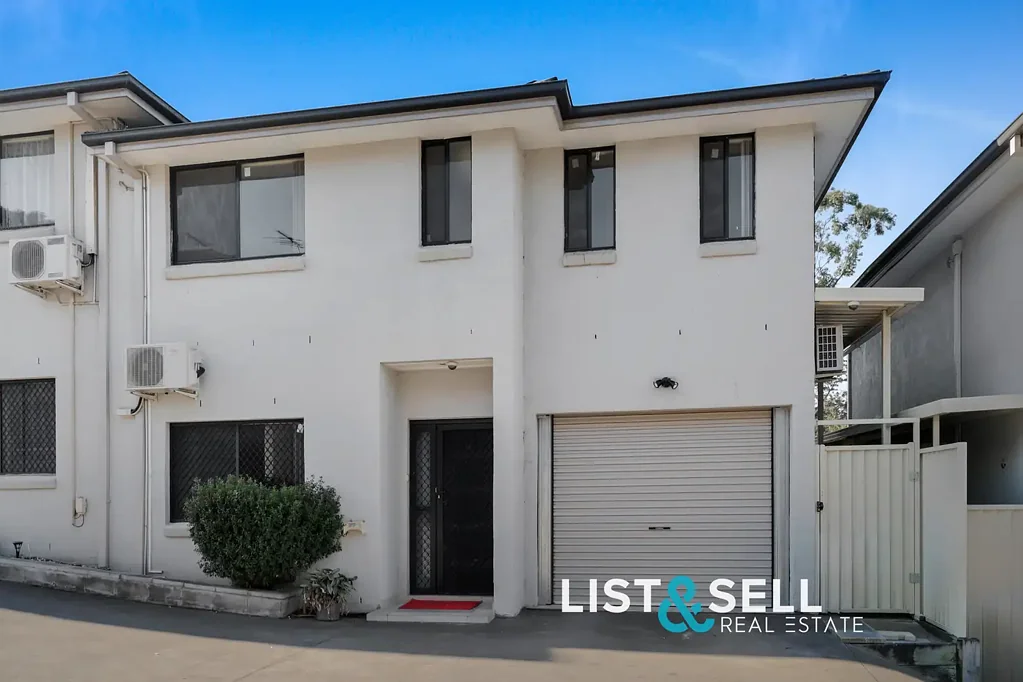 Macquarie Fields 4Phòng ngủ Generous Living | Everyday Comfort | Highly Sought-After Location!