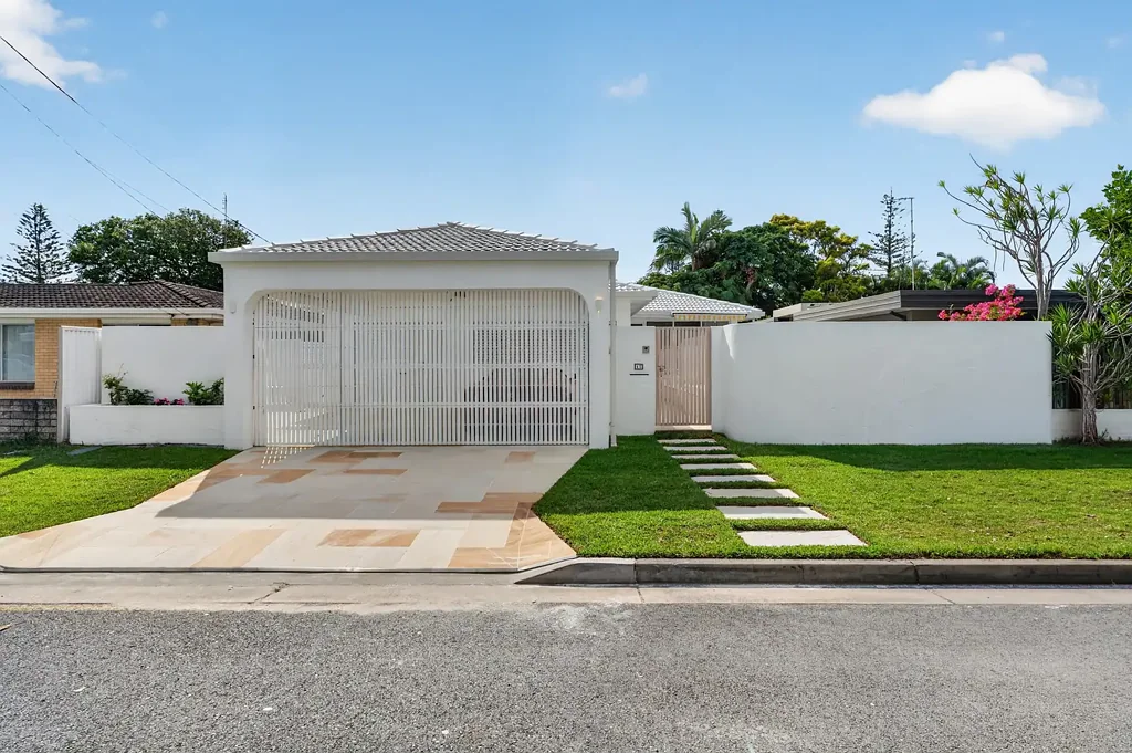 Bundall 3房  The Neighbourhood You Want. The Home You Deserve