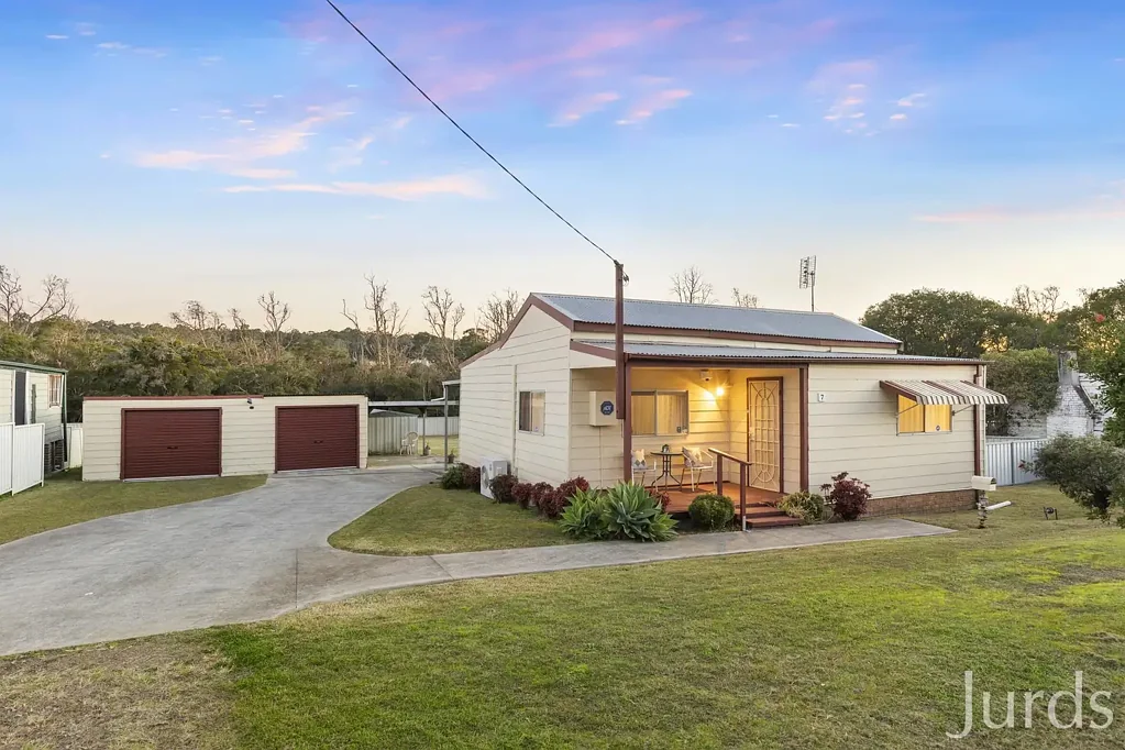 Cessnock 2房  Ideal First Home on an Enormous 1,125m² Block!