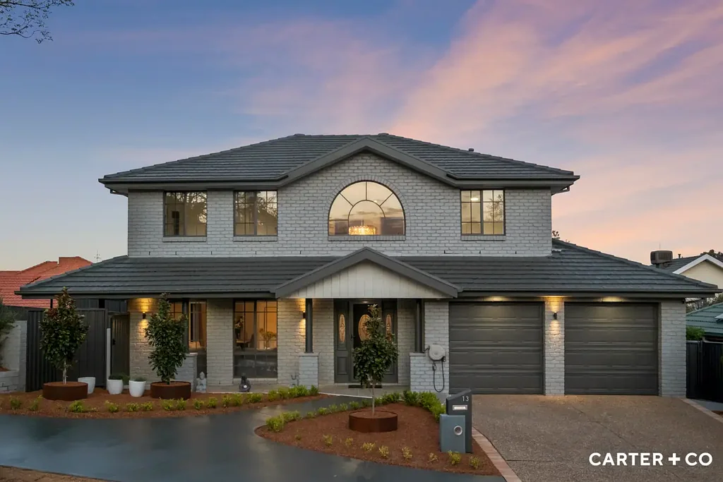 Nicholls 5ਬੈੱਡਰੂਮ Designer Family Home in Harcourt Hill - Combined with Luxury, Comfort and Lifestyle.