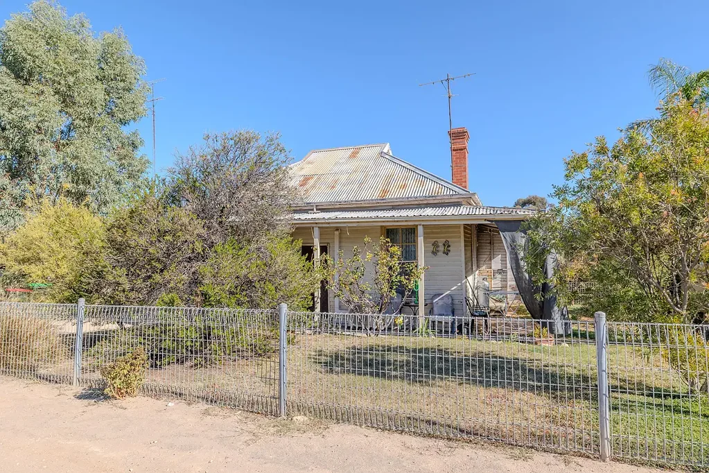 Ouyen 3房  10%+ for a $100k purchase price? Yes please!