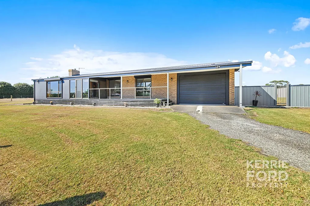 Traralgon 3침실 Acreage Living With Town Conveniences Close By