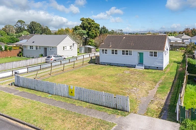 Huntly 3Zimmer Renovated Home on 941m² Section - Move In & Enjoy