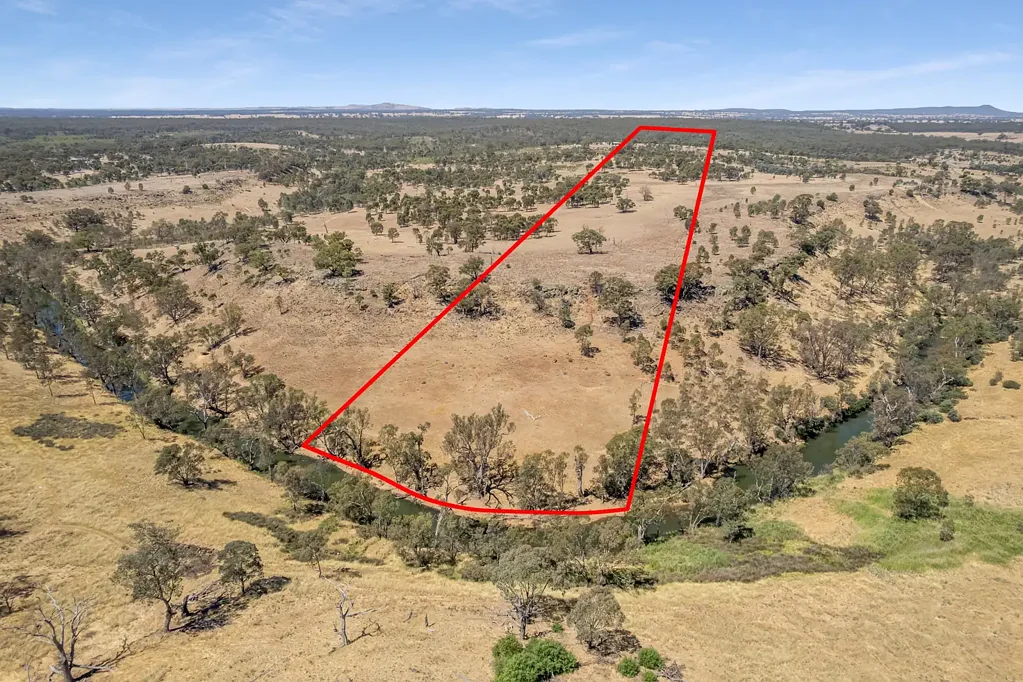 Axedale  PRIVATE 100 ACRE PROPERTY BACKING ONTO THE CAMPASPE RIVER