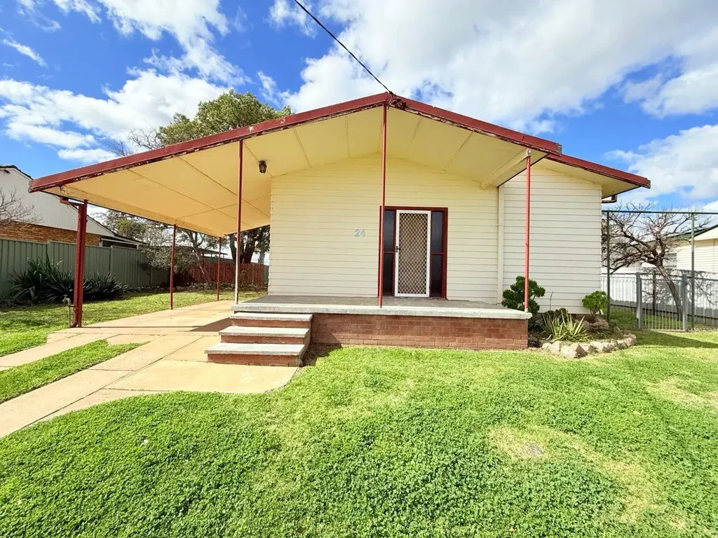 24 McGregor Street, Condobolin, NSW 2877
