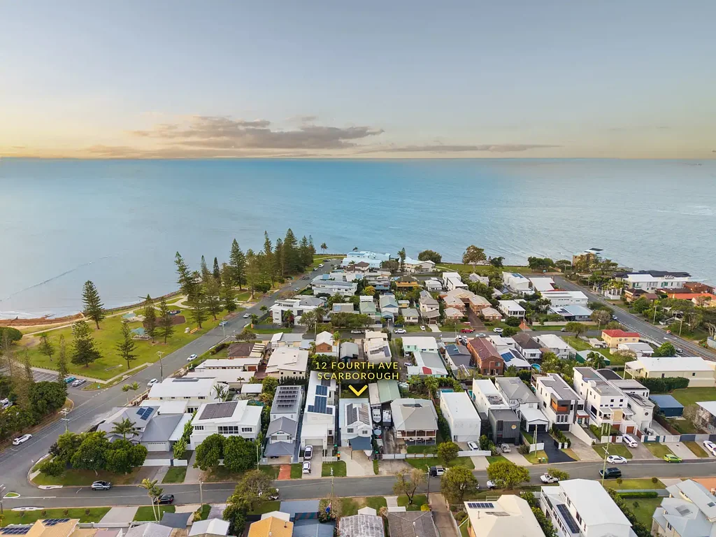 Scarborough 4Zimmer Beautifully Renovated Queenslander in Scarborough's Golden Triangle