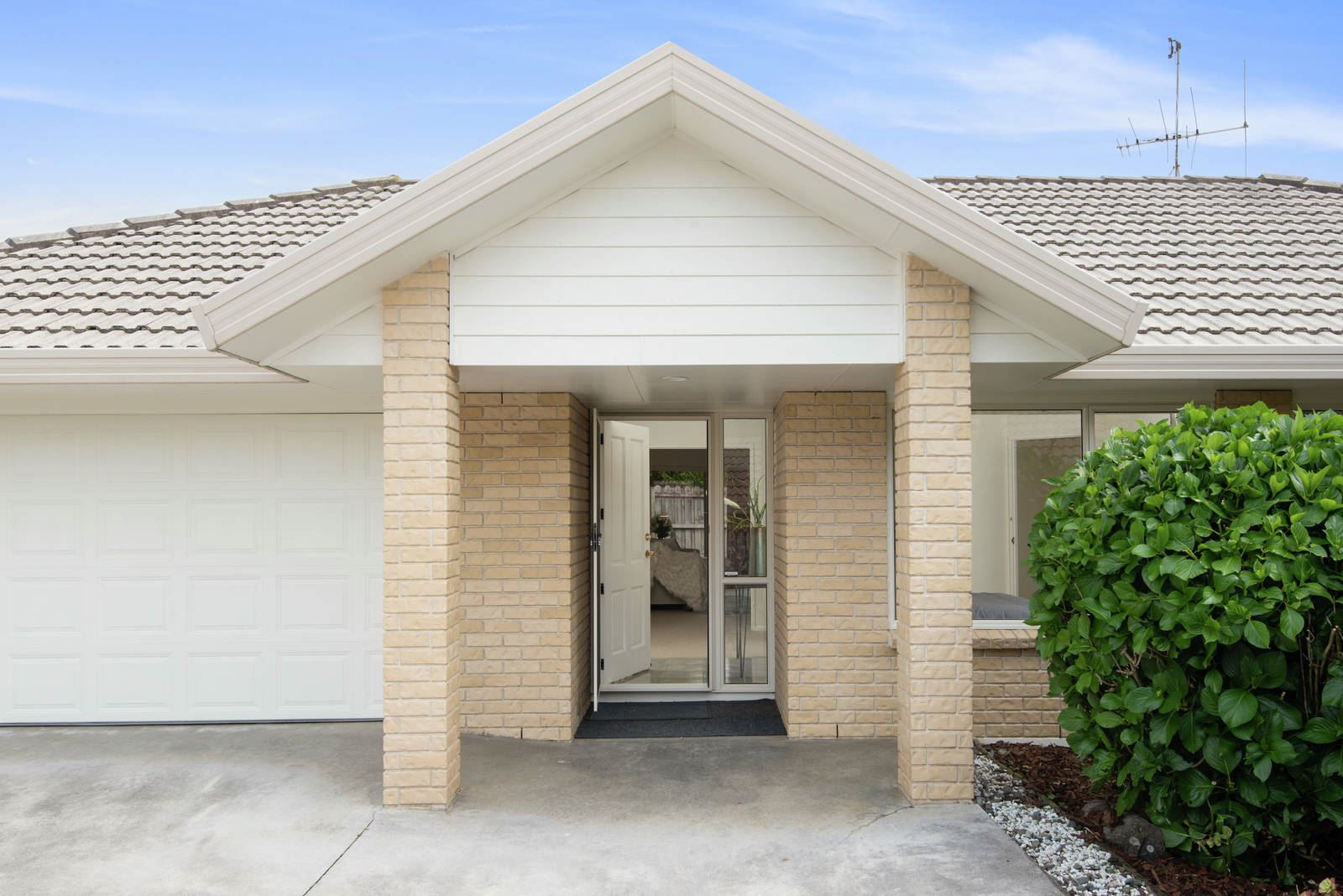 2/39 Tarnica Road, Northpark, Auckland - Manukau, 3 Schlafzimmer, 3 Badezimmer