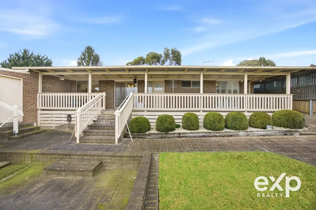 Woori Yallock 3ห้องนอน Panoramic Views, Timeless Comfort & A Location You'll Love