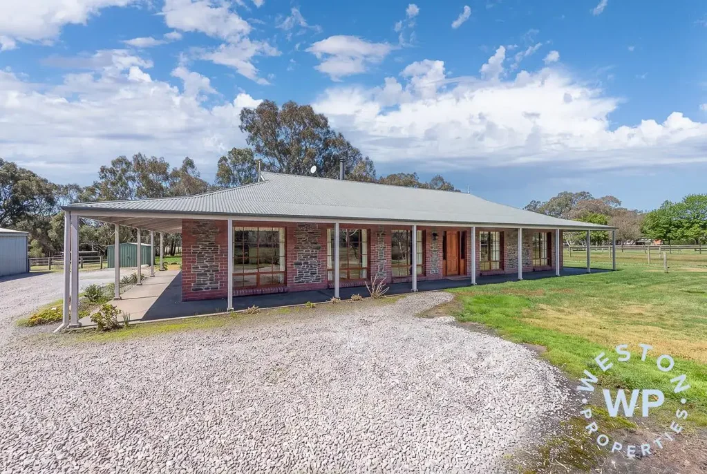 Oakbank 3બેડરૂમ Country Charm, Equestrian Appeal & Space to Thrive