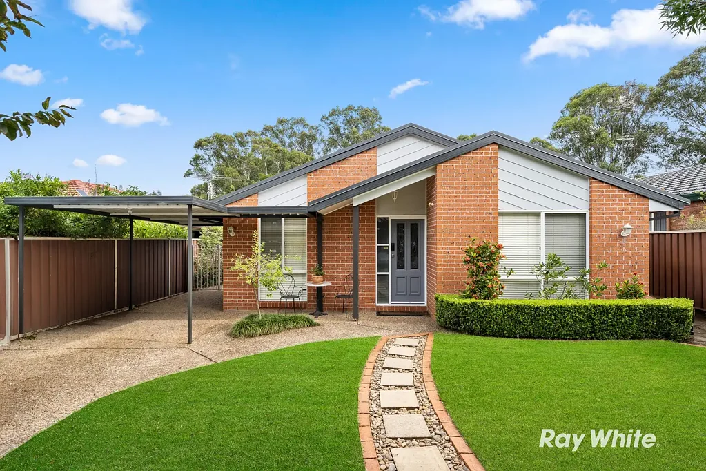 Quakers Hill 3房 自然采光充足  多功能布局  精美翻新厨房  
安静便利地段  步行至学校&购物中心  大型露台草坪  
独立办公室和休息室  多区域起居空间  顶棚露台招待佳宾 FOR SALE BY JOSH TESOLIN - OWNER OF RAY WHITE QUAKERS HILL THE TESOLIN GROUP