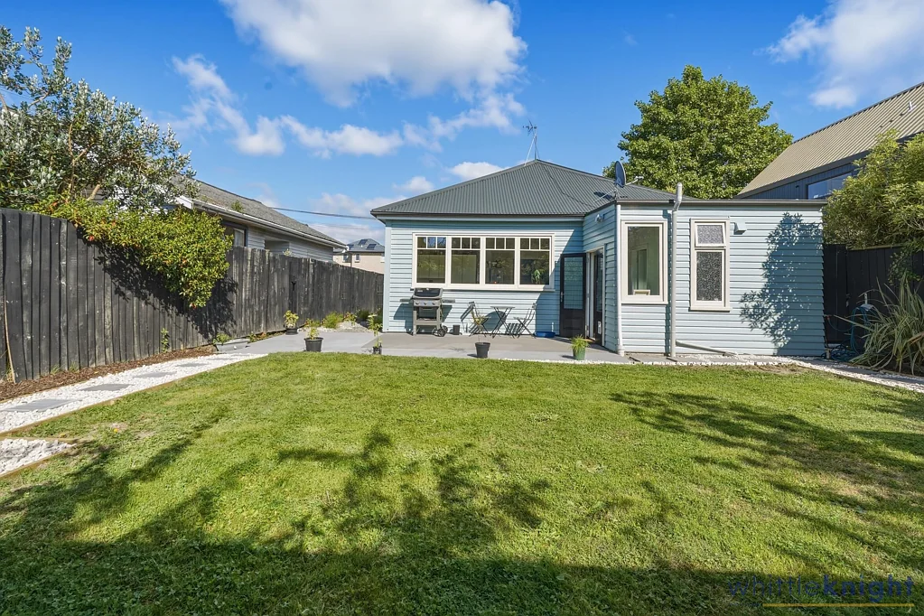 Saint Albans 3房  Now Available Again! Essentially Rebuilt!