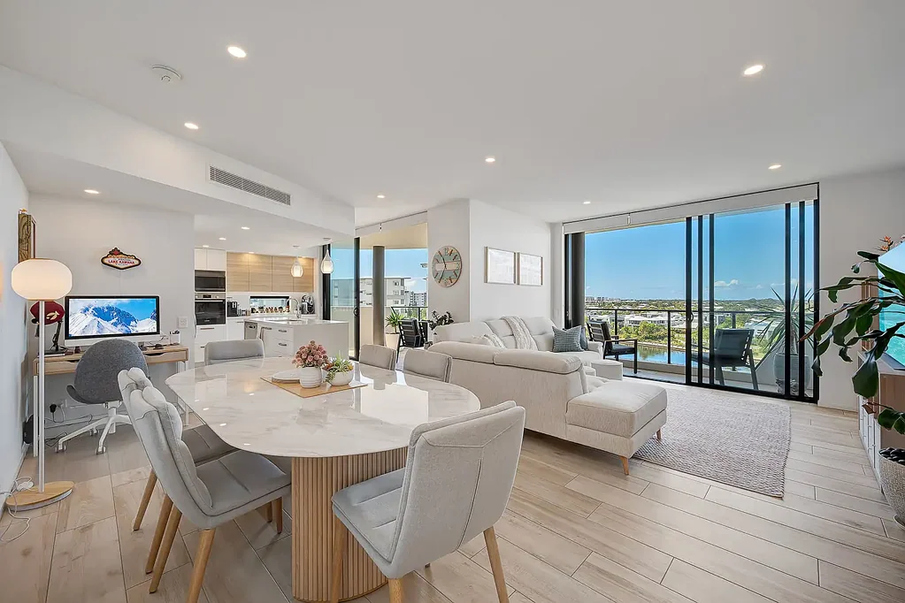 Birtinya 3房  A Rare Opportunity in Revive - Lake Views, Luxury & Location!