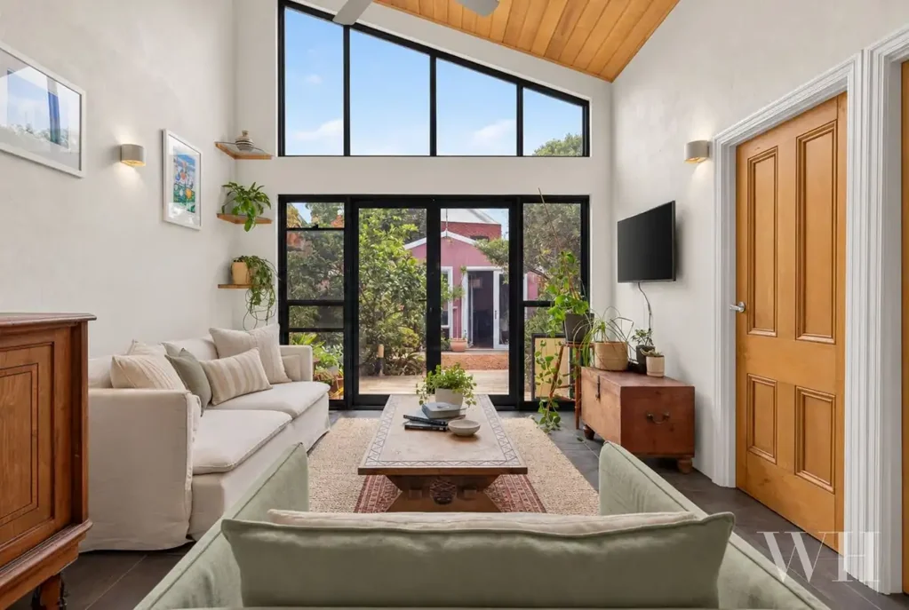 Fremantle 4ਬੈੱਡਰੂਮ Century-Old Charm with Versatile Studio