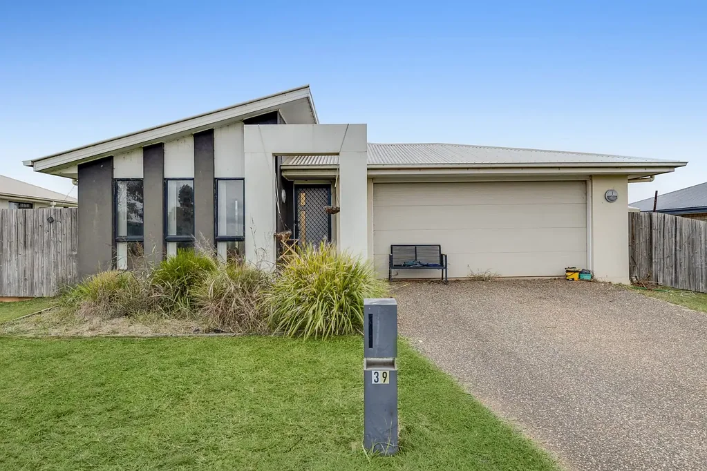 39 Myrtleford Crescent, Cambooya, QLD 4358