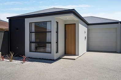 Ethelton 3Zimmer Coastal Living Redefined Style Just Moments from the Beach