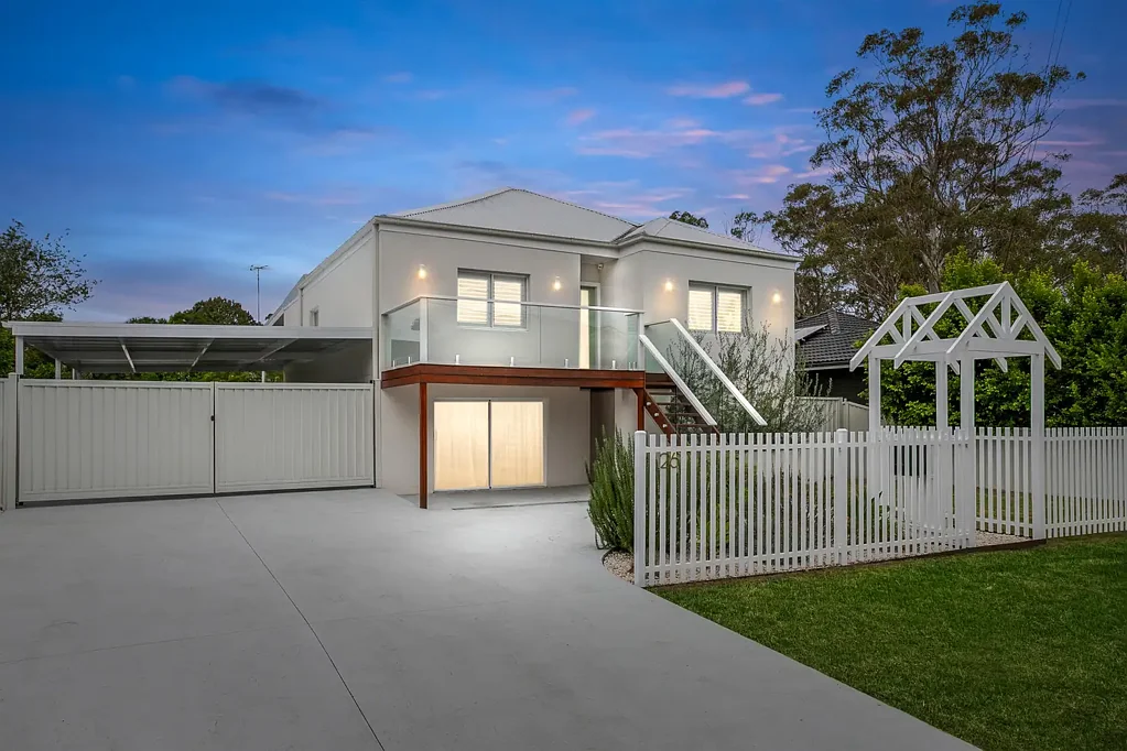 South Windsor 3房  Versatile Family Retreat with Dual Living & Large Outdoor Entertaining