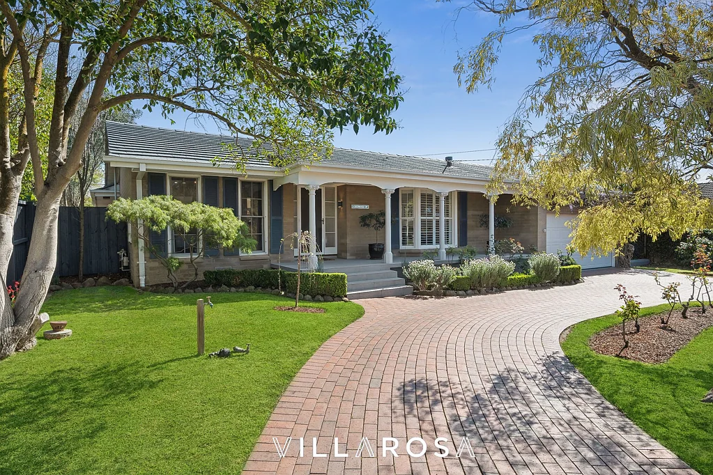 4 Sherwood Court, Highton, VIC 3216