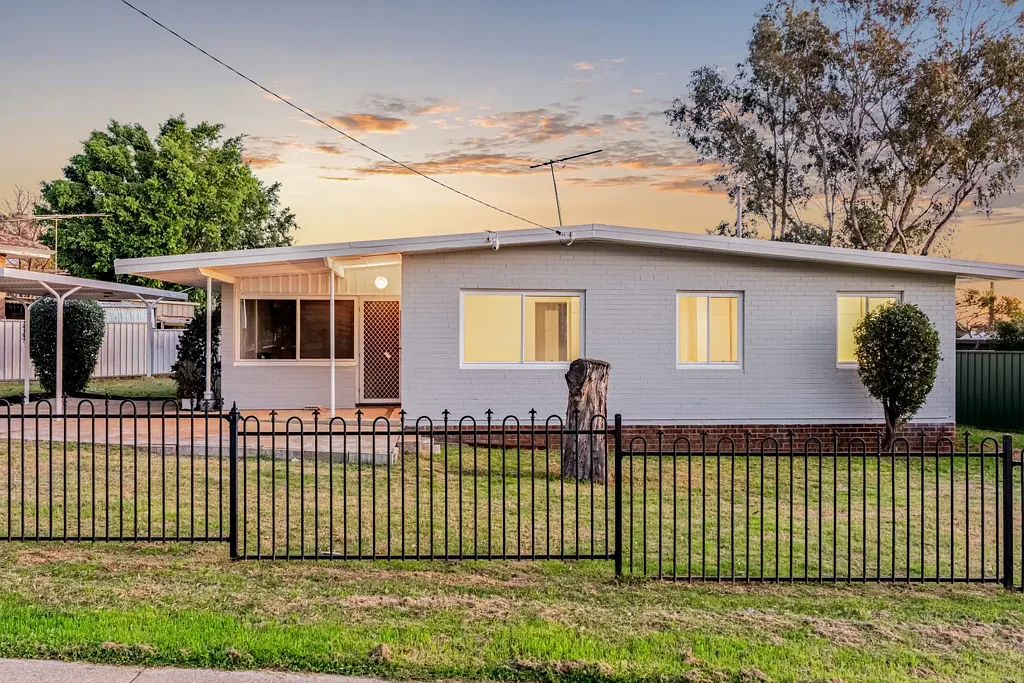 Koongamia 3Habitaciones Fully Renovated Family Home with Duplex Development Potential (R20/R35)