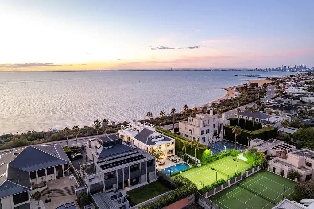 Brighton 4कमरा Esplanade Icon with Unrivalled Bay Panorama