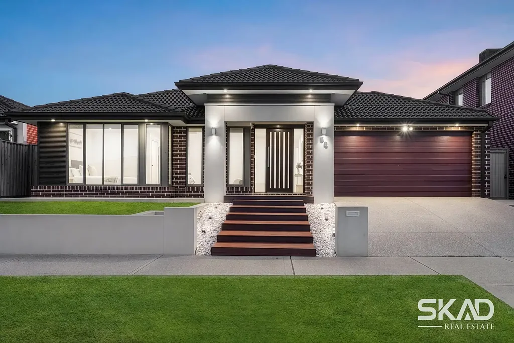 Mickleham 4房 占地 576 平方米的宽敞家庭生活空间 - 约 34 Squares 的奢华享受！！ Spacious Family Living on 576m² - Approx. 34 Squares of Luxury !!