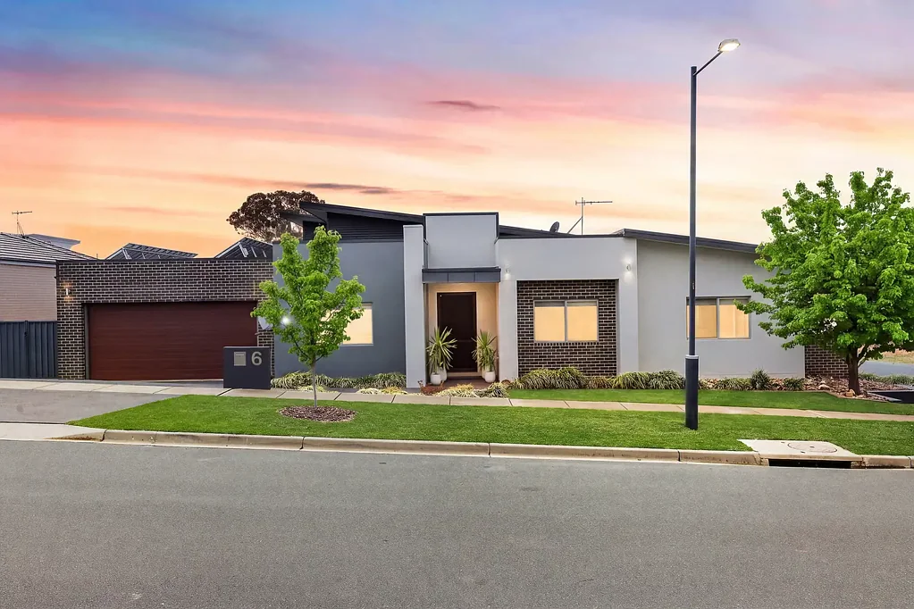 Casey 5房  Quality Finishes, Soaring Ceilings, Resort-Style Living